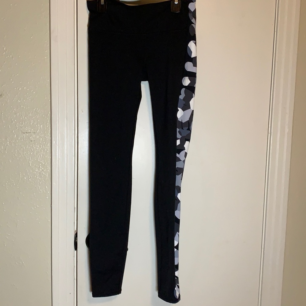 GapFit Camo/Black leggings, XS